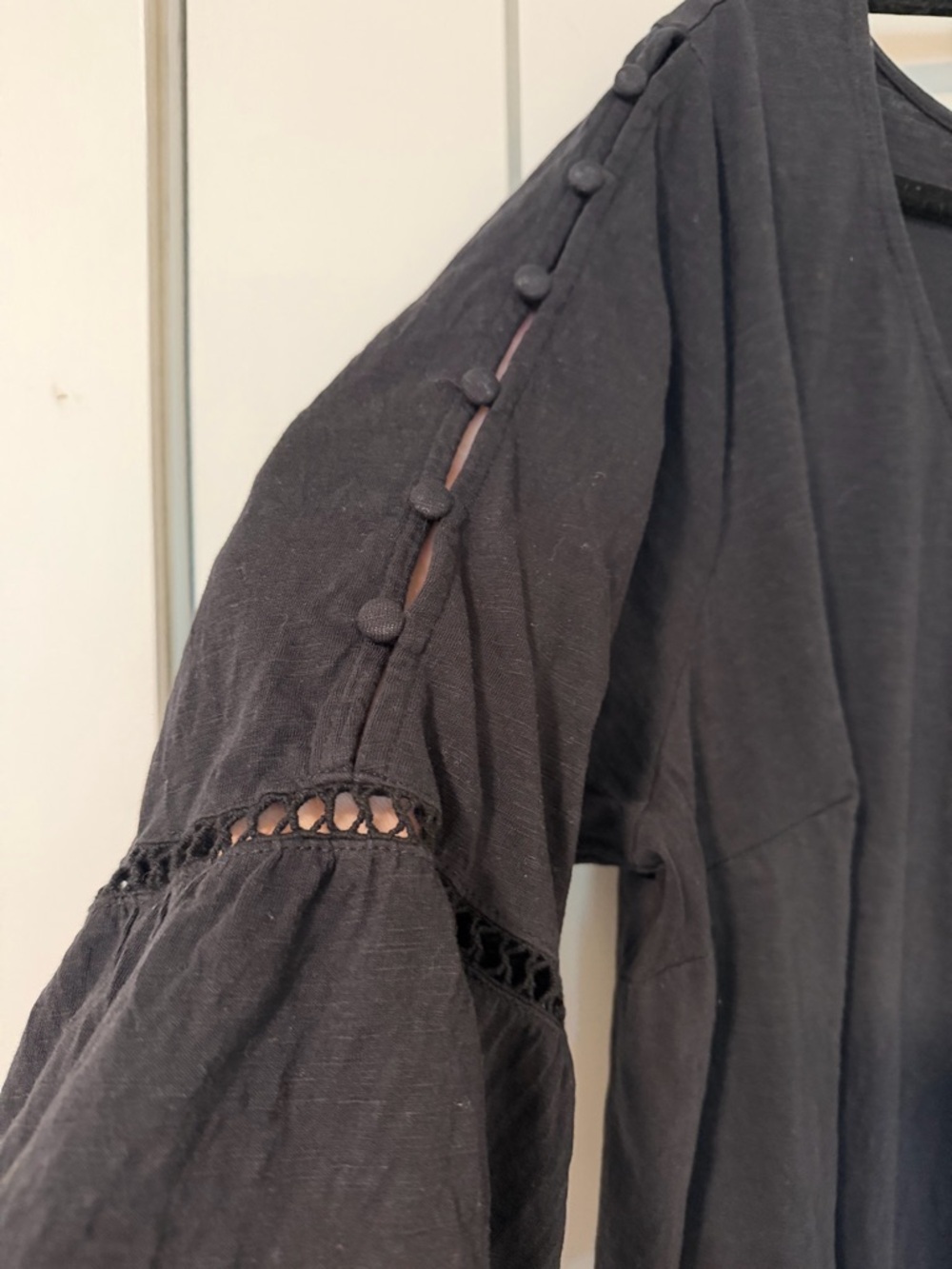 EVANS Plus Size TOP Crochet Split Sleeve Top Blouse, Black, 22/24 - Picture 4 of 4